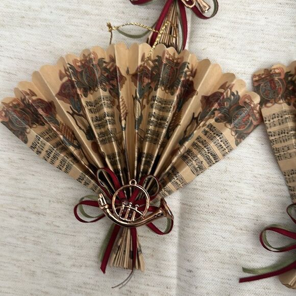 Vintage MCM Music Note Fan Christmas Tree Ornament (8) - Picture 4 of 6